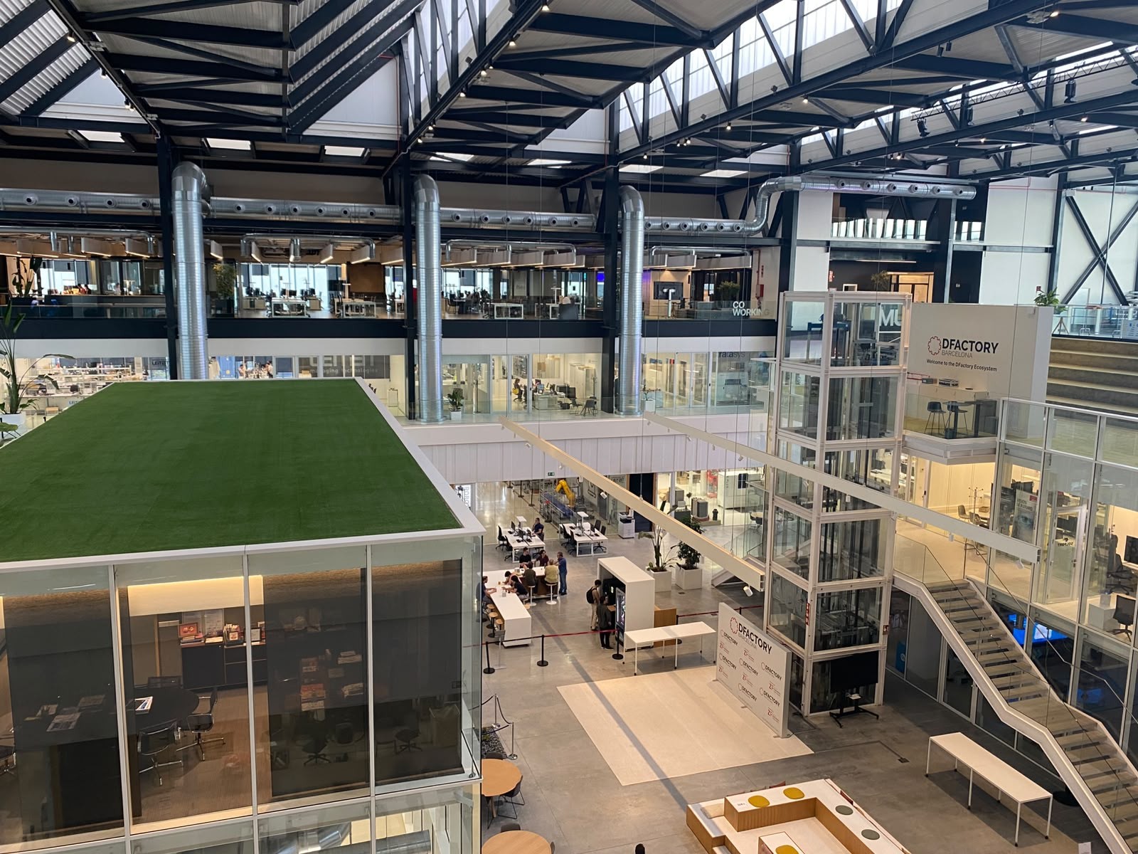 Vista interior del DFACTORY Barcelona